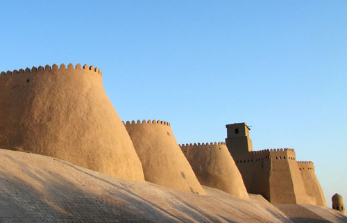 khiva-na-vosxode-solnca.jpg