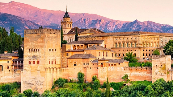 l-alhambra_230e346f0fb7c8f3c130ce3430c106b59246b327.jpg