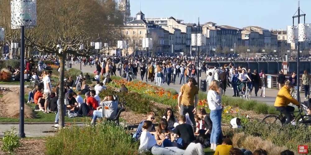 la-foule-des-grands-jours.jpg