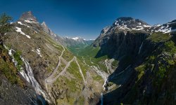 1280px-Trollstigen_HochPanno.jpg